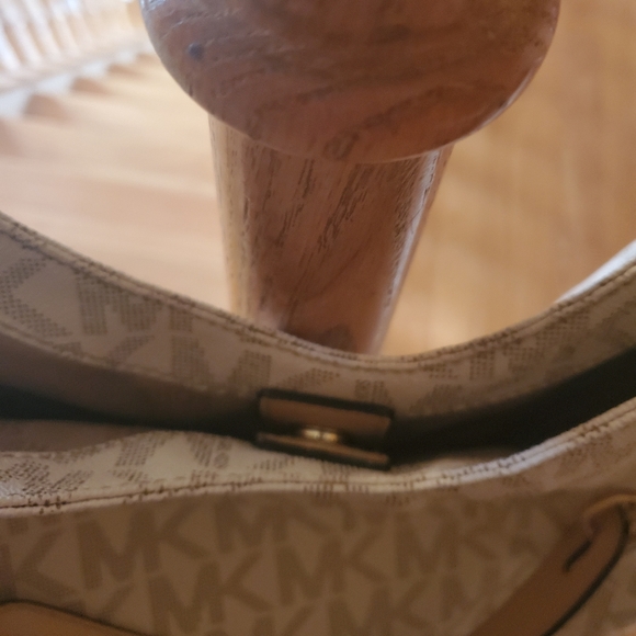 Michael Kors handbag. Excellent condition - Picture 5 of 5